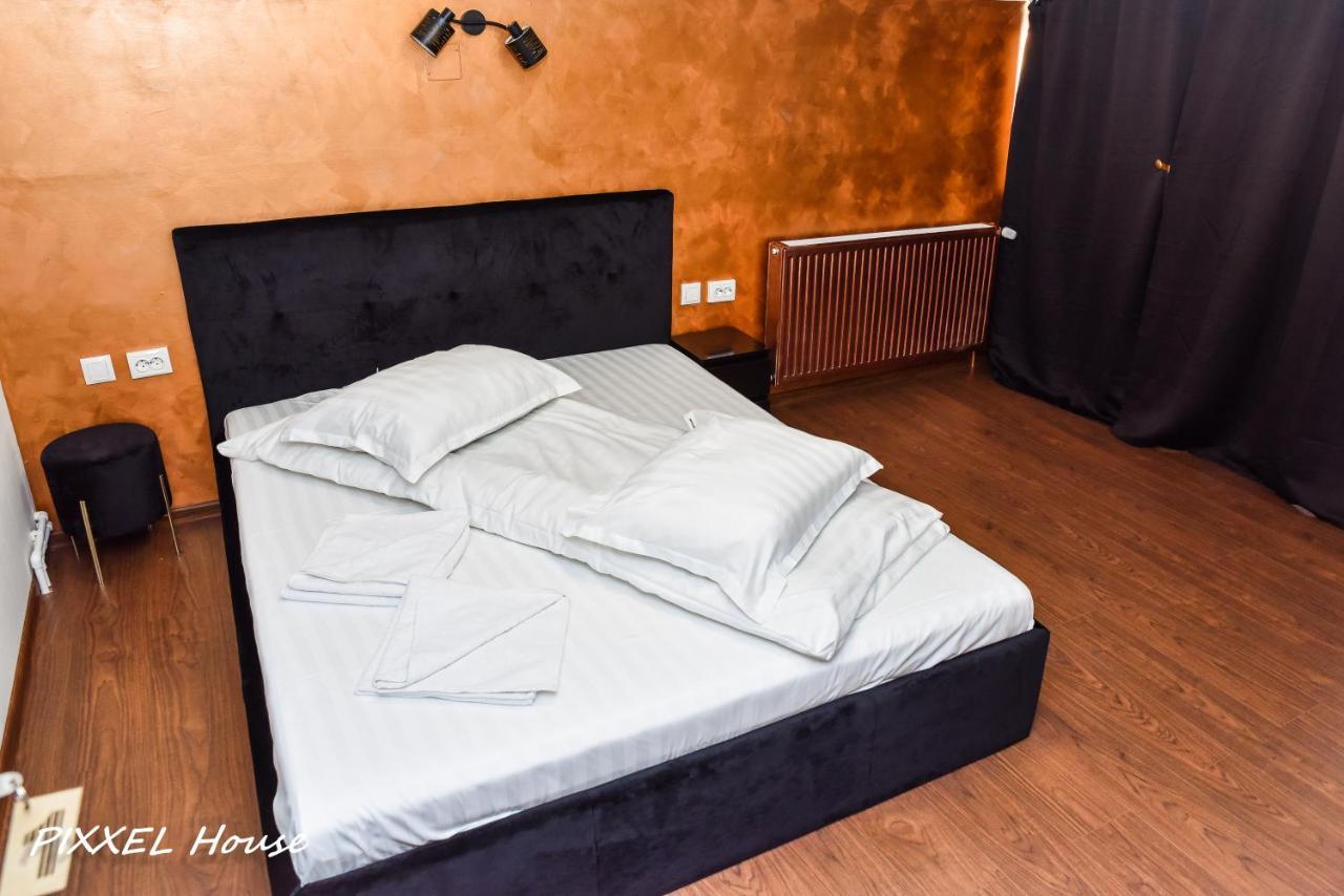 Отель Pixxel House Моечиу-де-Сус Экстерьер фото